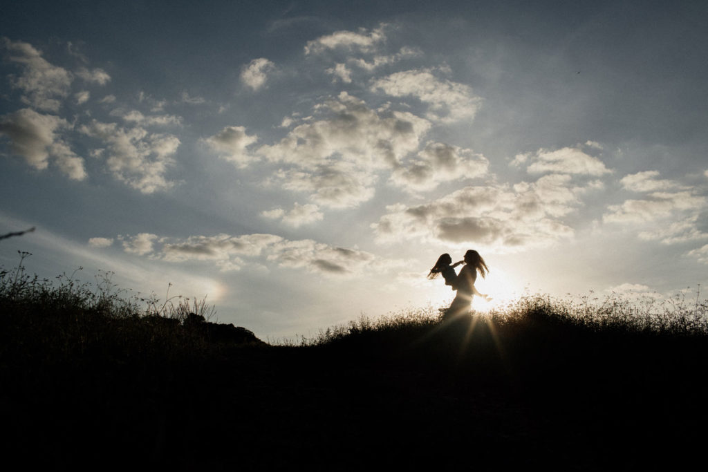 silhouette motherhood